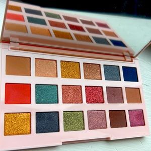 Eyeshadow  palette